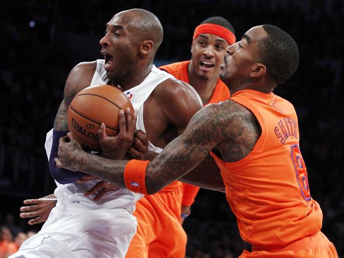 lakers knicks kobe smith xmas
